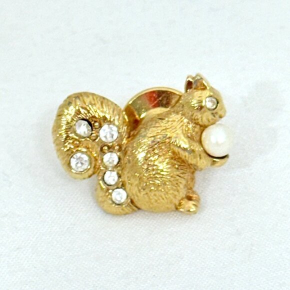 Vintage Avon Gold-Tone Squirrel Lapel Pin With Rhinestones & Faux Pearl Signed - Picture 4 of 5